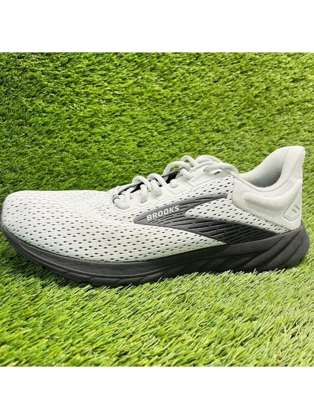 Brooks Anthem 6 Mens Size 12 Gray Black Athletic Running Walking Shoes Sneakers